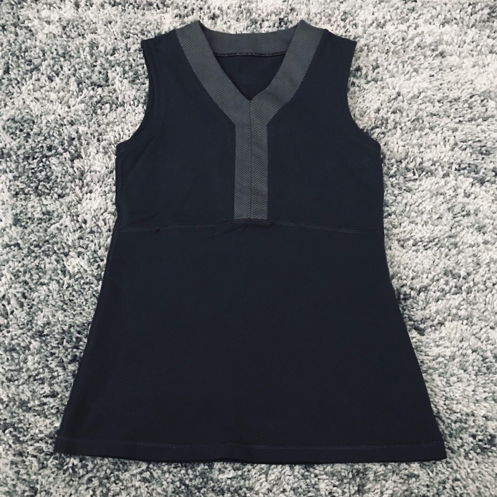 🆕CUTE LULULEMON THICK BLACK HERRINGBONE TANK!😍